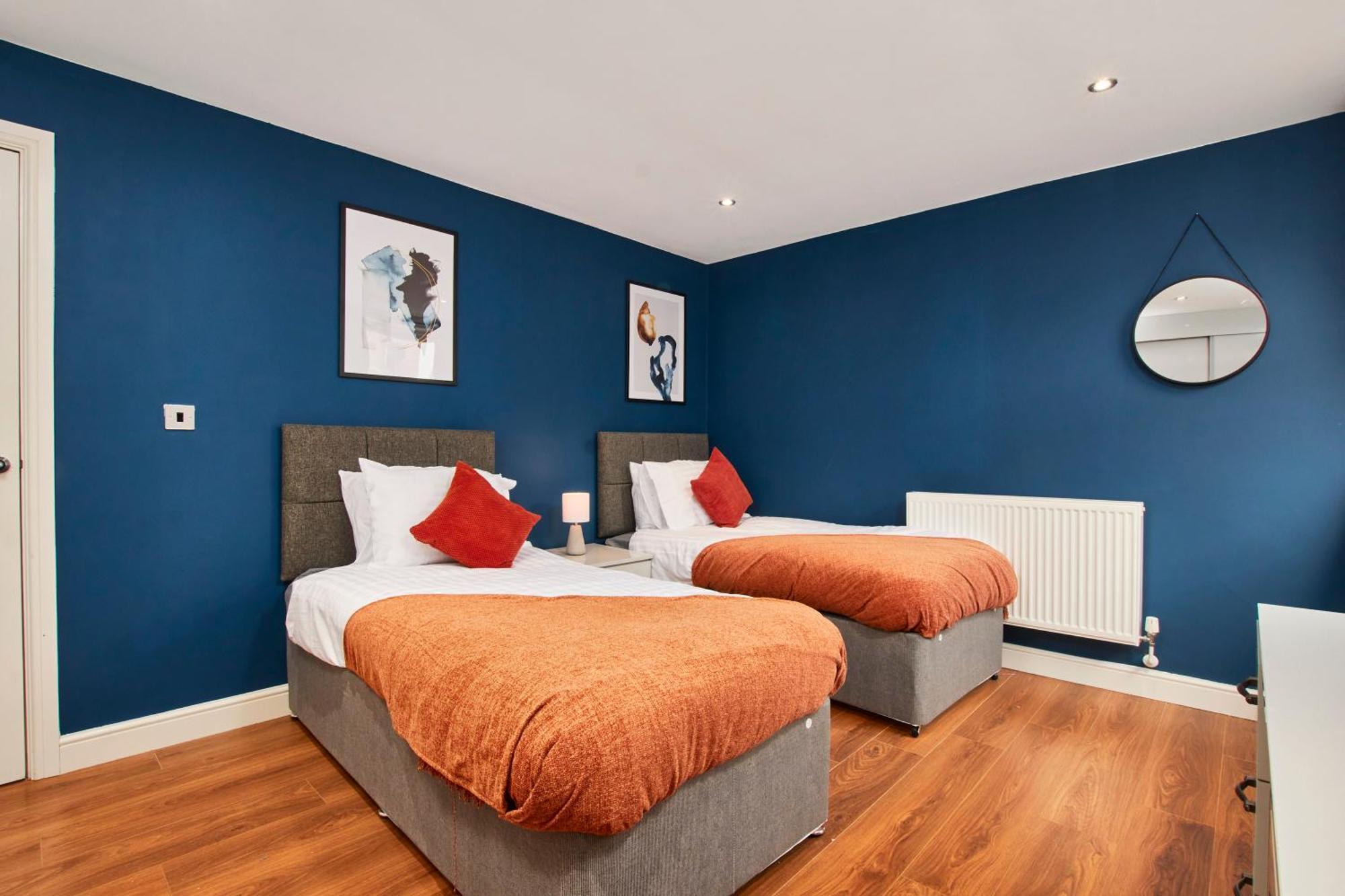 3 Bedroom, En - Perfect For Groups! * Leeds (West Yorkshire)