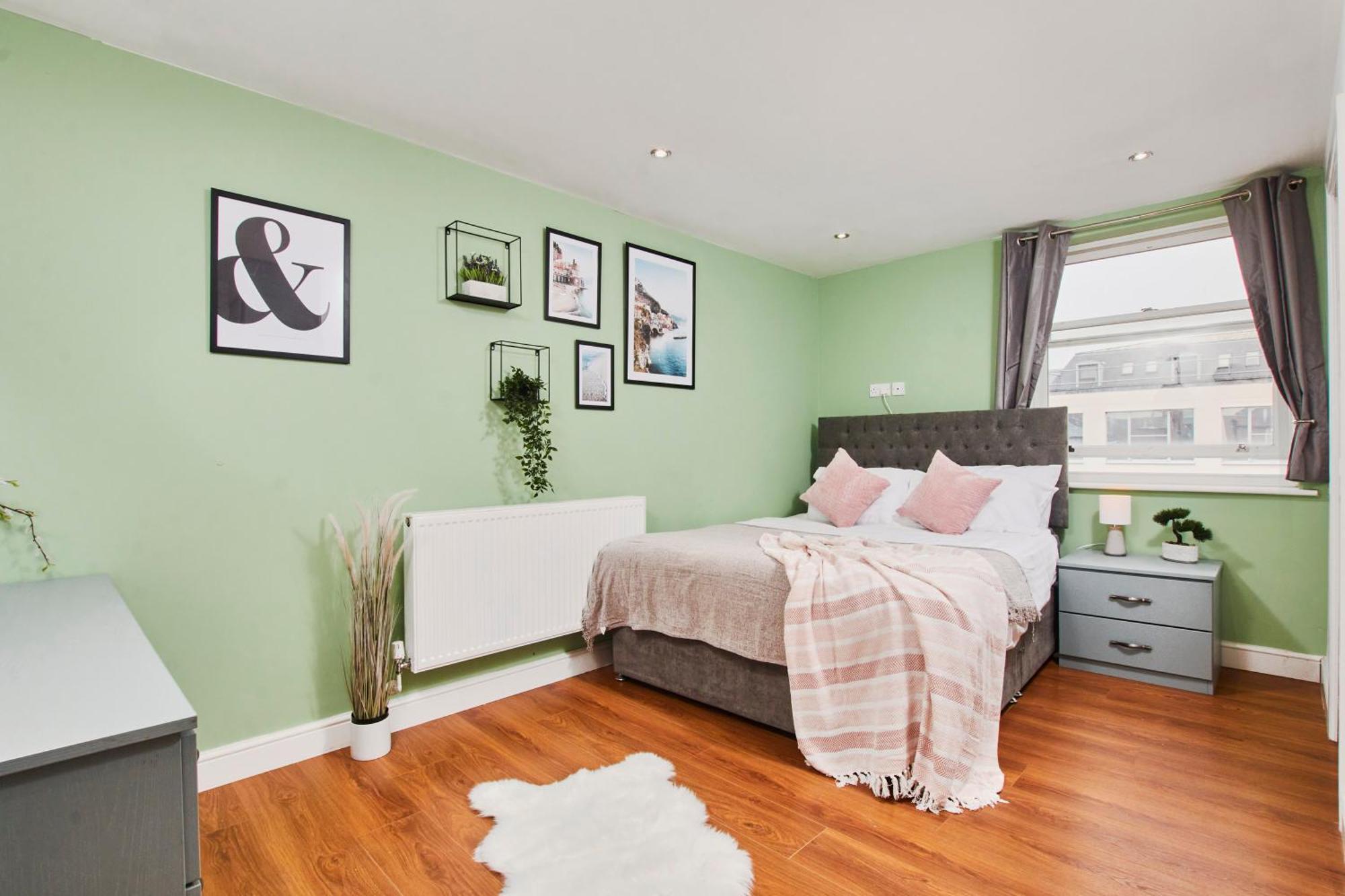 Apartment 3 Bedroom, En - Perfect For Groups! Leeds (West Yorkshire)